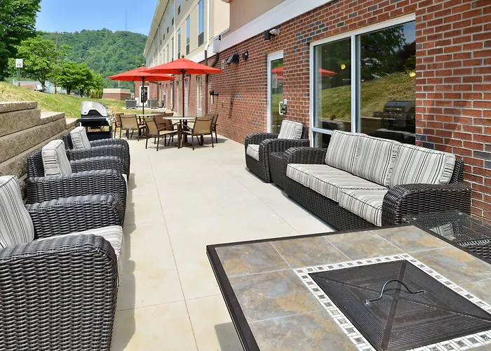 Holiday Inn Express & Suites New Martinsville By Ihg